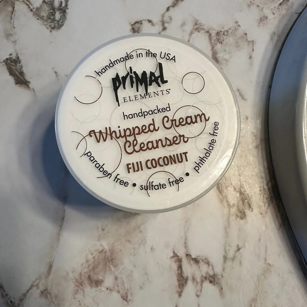 Primal Elements Fiji Coconut Whipped Cream Moisturizing Body Scrub Cleanser NWOT